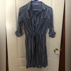 Embroidered chambray shirtdress w/ pockets